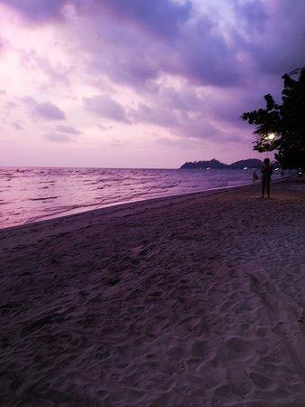Lin Restaurant And The Beach
